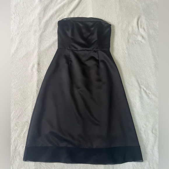 Chic Strapless Black Dress - Picture 1 of 6